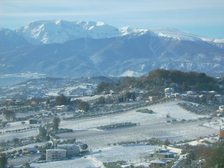 La Maiella vista dalla piazza