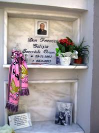 don Franco Galizia tomba 2.jpg